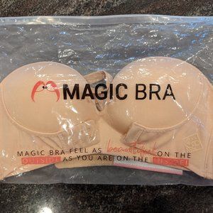 NIB Magic Strapless Front Buckle Bra - Beige 36B - 38B